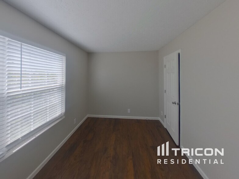 Building Photo - 2639 Apostle Ln