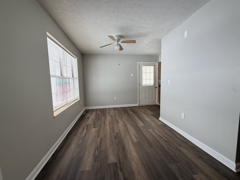 Building Photo - 8435 Shell Ln NW