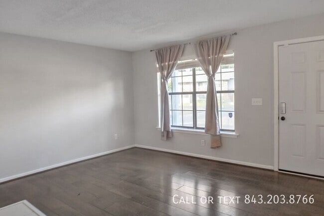 Building Photo - Break Lease ---- 8016 Thelen St-