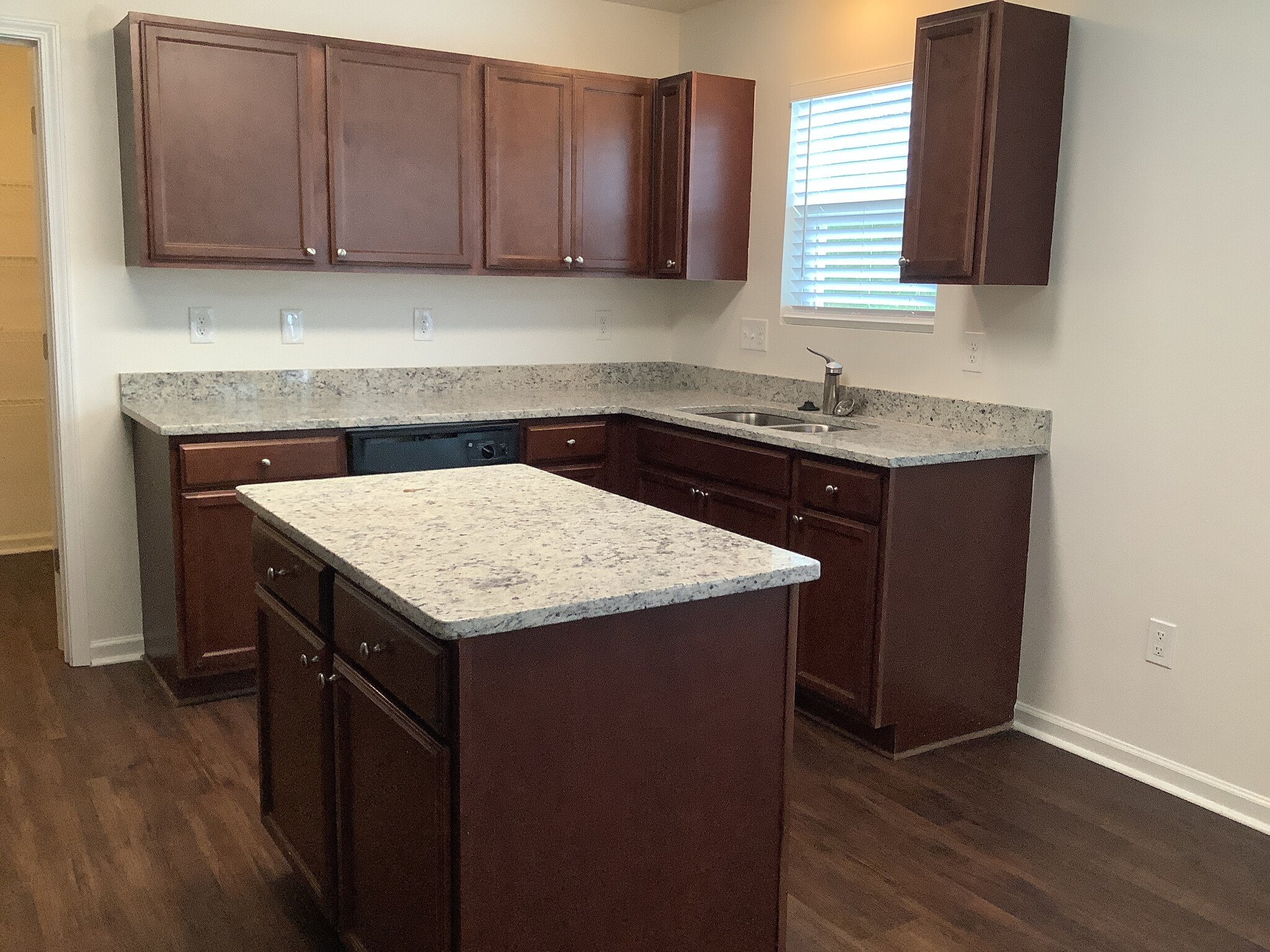 Building Photo - 36 Jones Creek Cir
