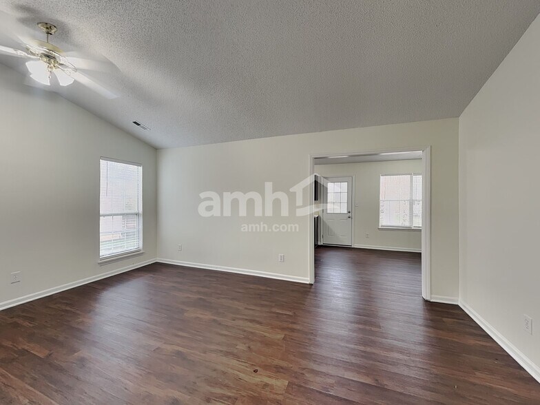 Building Photo - 16518 Amber Field Dr