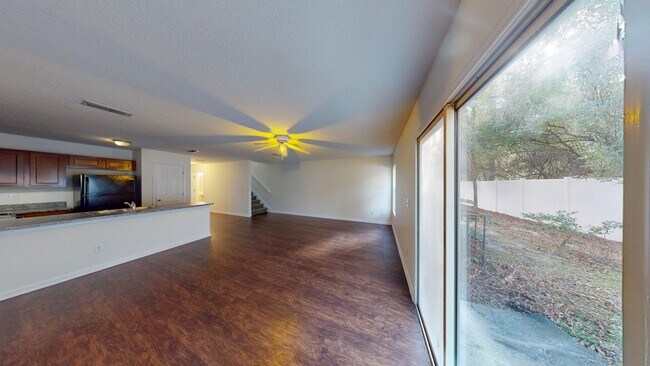Building Photo - 3BR/ 2.5BA TOWNHOME With Garage - Timmerma...