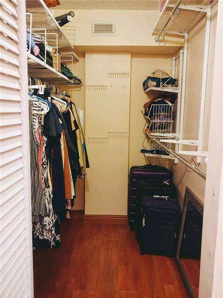 Building Photo - 401 Briny Ave