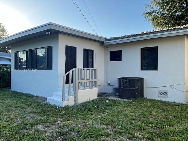 Building Photo - 940 NW 47th St