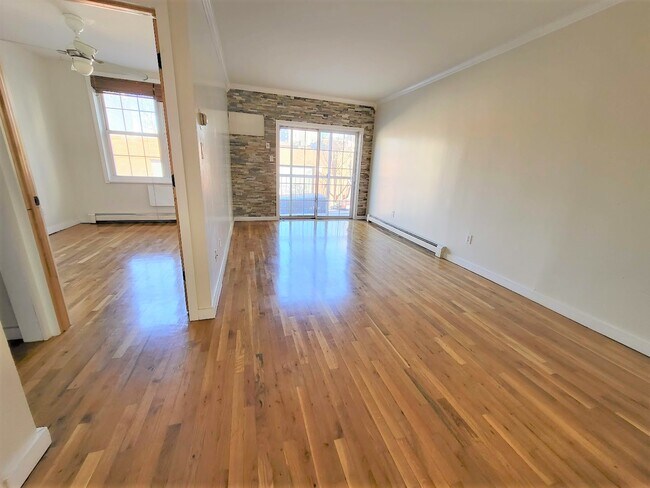Primary Photo - 130 15th St