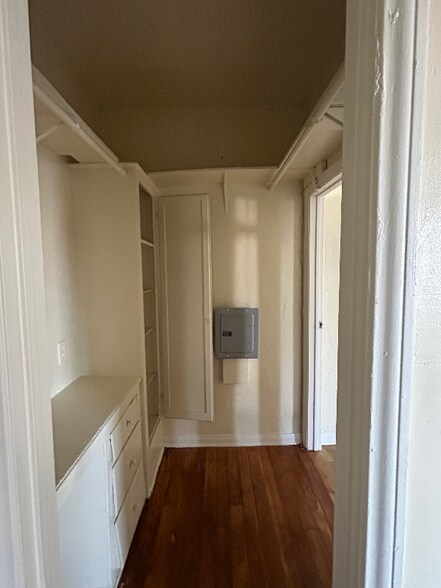 Building Photo - 1154 Normandie Ave