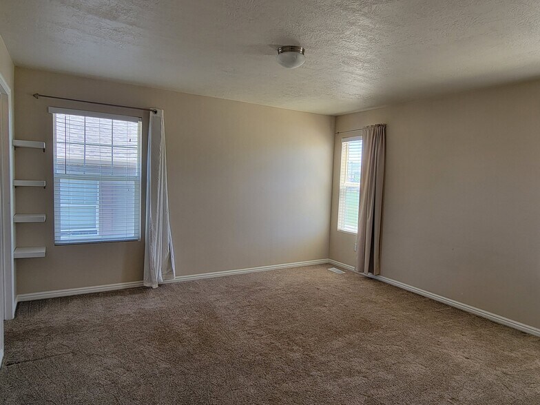 Building Photo - 4937 Atala Way