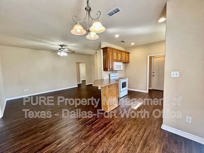 Building Photo - 208 W Franklin Ave