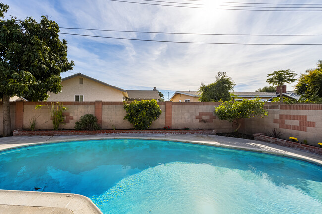 Building Photo - 6692 Timaru Cir