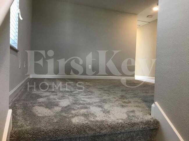 Building Photo - 9835 Ivory Dr