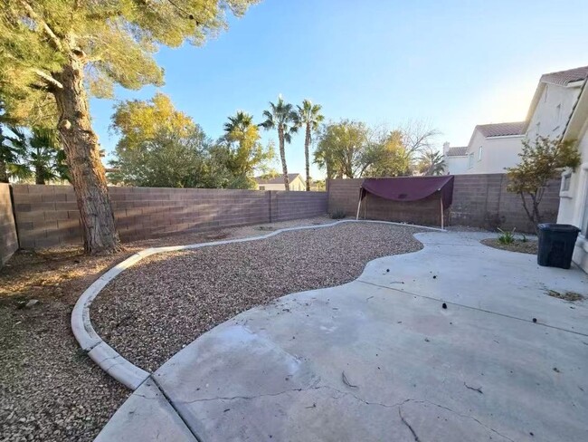 Building Photo - BEAUTIFUL SINGLE STORY HOUSE IN SUMMERLIN