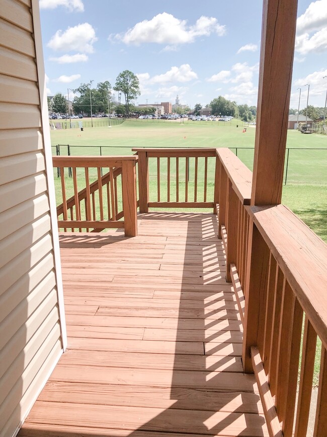 Building Photo - 808 Folmar St