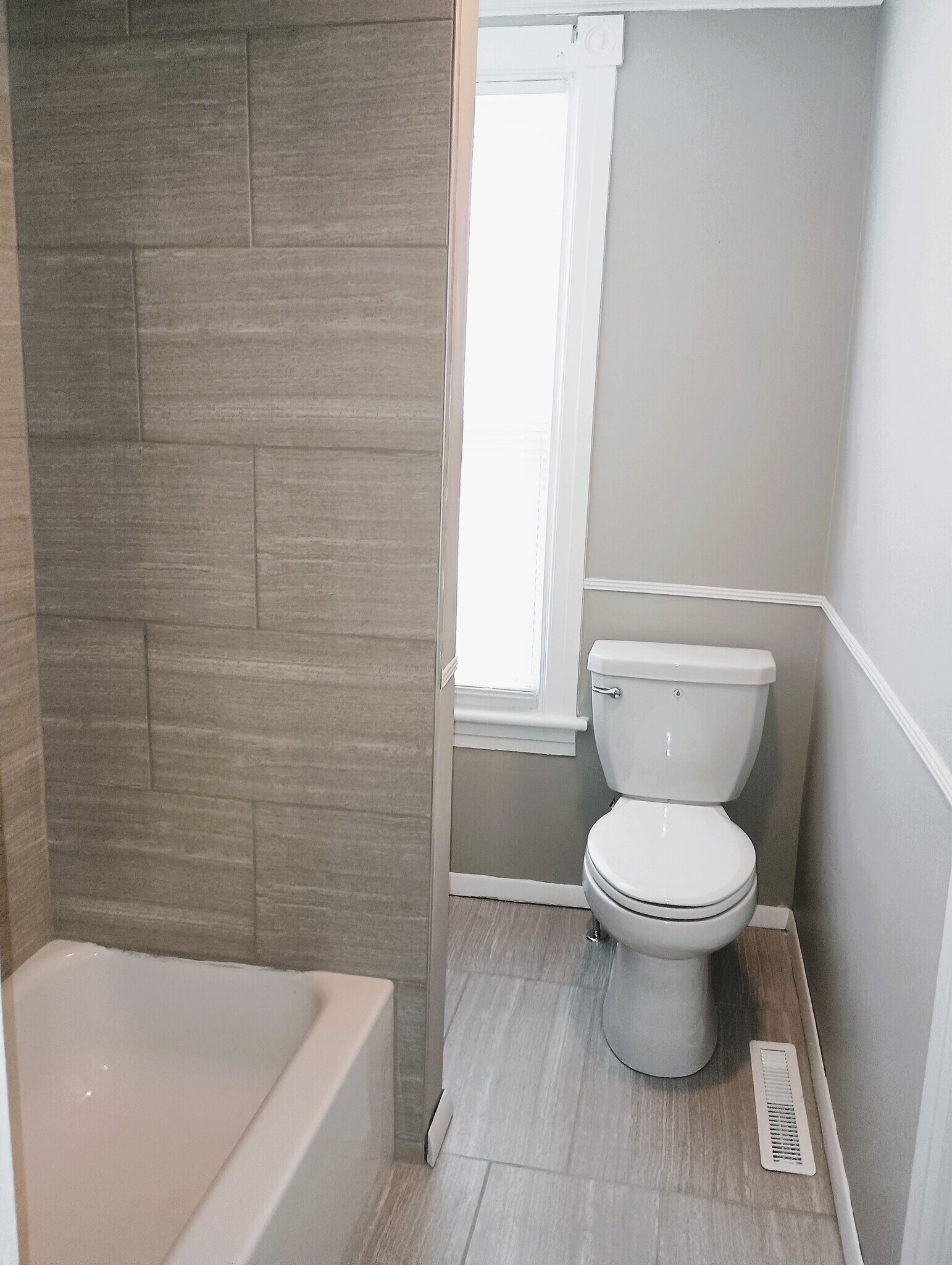 Building Photo - 513 Hanover St