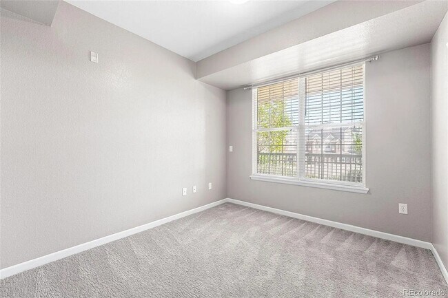 Building Photo - Spacious 2BR Condo convenient to DTC, Auro...