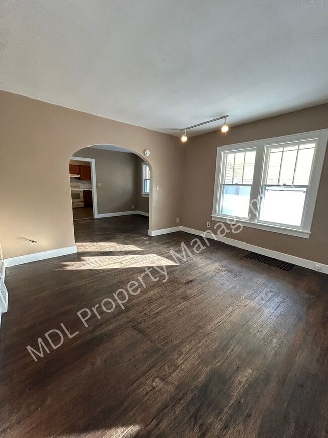 Building Photo - Charming 3 bedroom home available now!