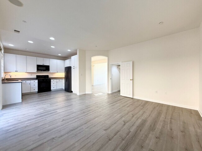 Building Photo - Renovated Coastal Home with NEW Kitchen and a Spacious Layout