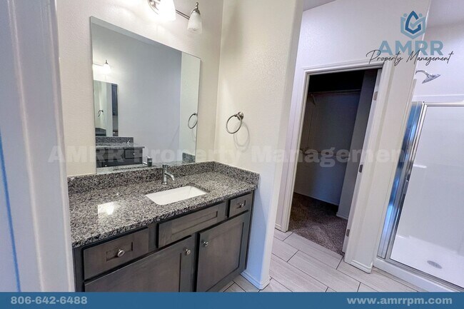 Building Photo - Luxury 2 Bedroom Townhome Available PRELEASE