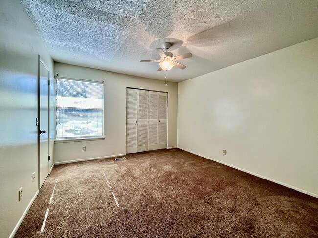 Building Photo - 901 Olmstead Dr