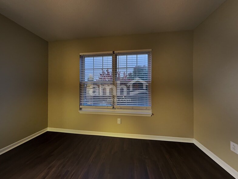 Building Photo - 10755 Talisman Dr