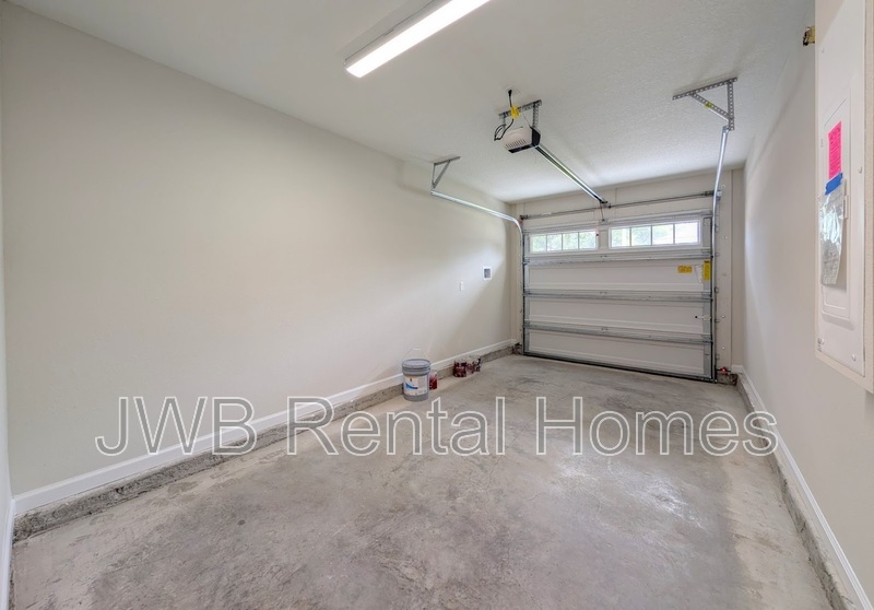 Building Photo - 9087 Eaton Ave