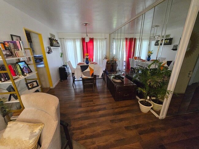 Building Photo - 16 Elridge Ln