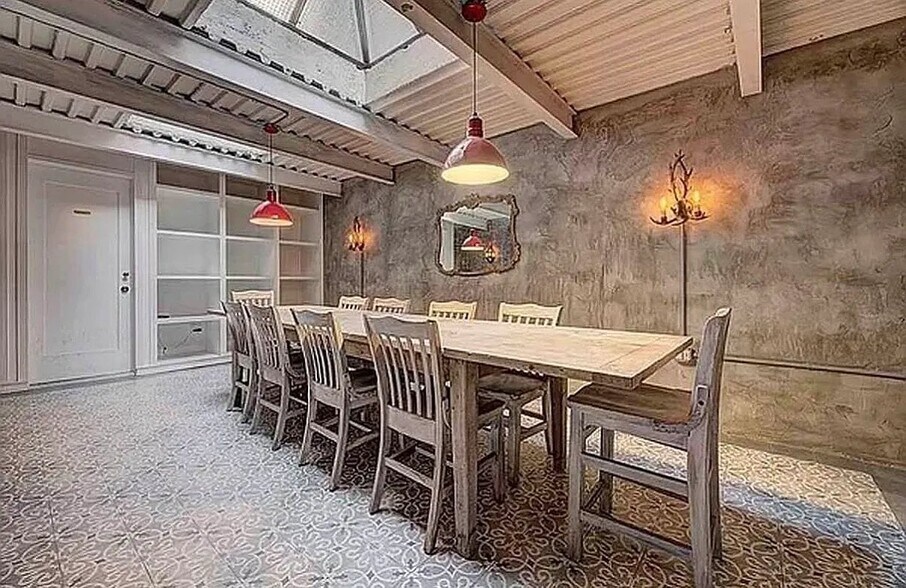 Building Photo - 207 Madison St