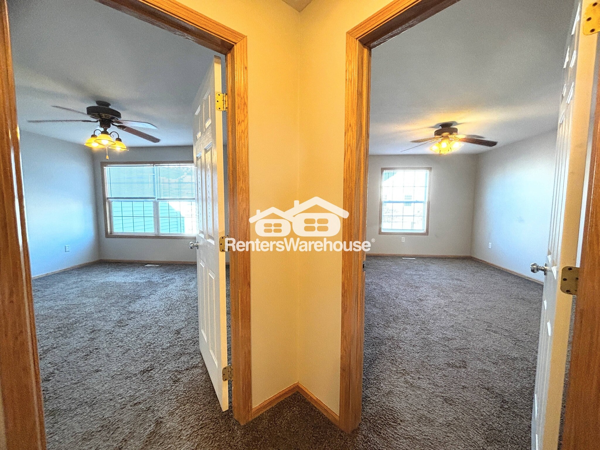 Building Photo - 3911 NE Gardenia Ln