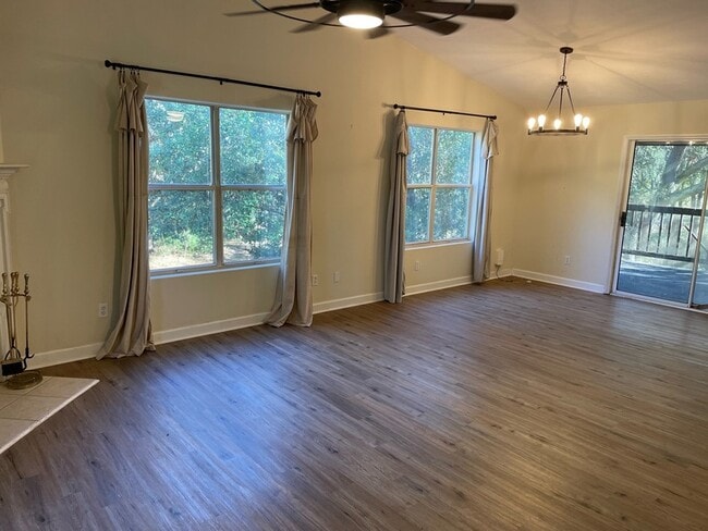 Building Photo - 1901 Faulk Dr