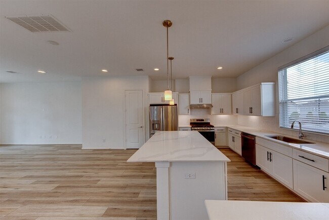 Building Photo - 1526 Ojeman Rd