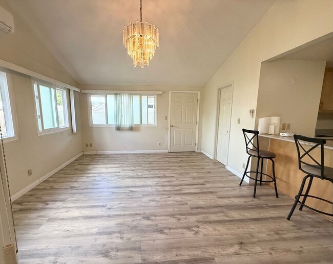 Building Photo - Duplex- Back House, Available Now in Salt ...