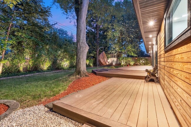 Building Photo - 623 Echo Ln