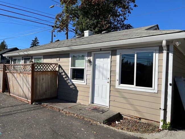 Primary Photo - 3218 SE 122nd Ave