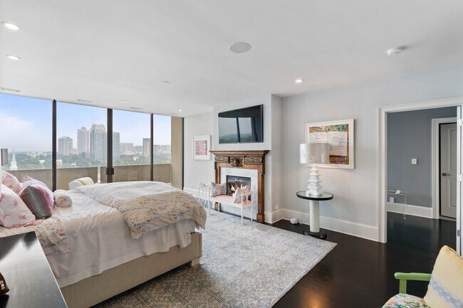 Building Photo - 2575 Peachtree Rd NE