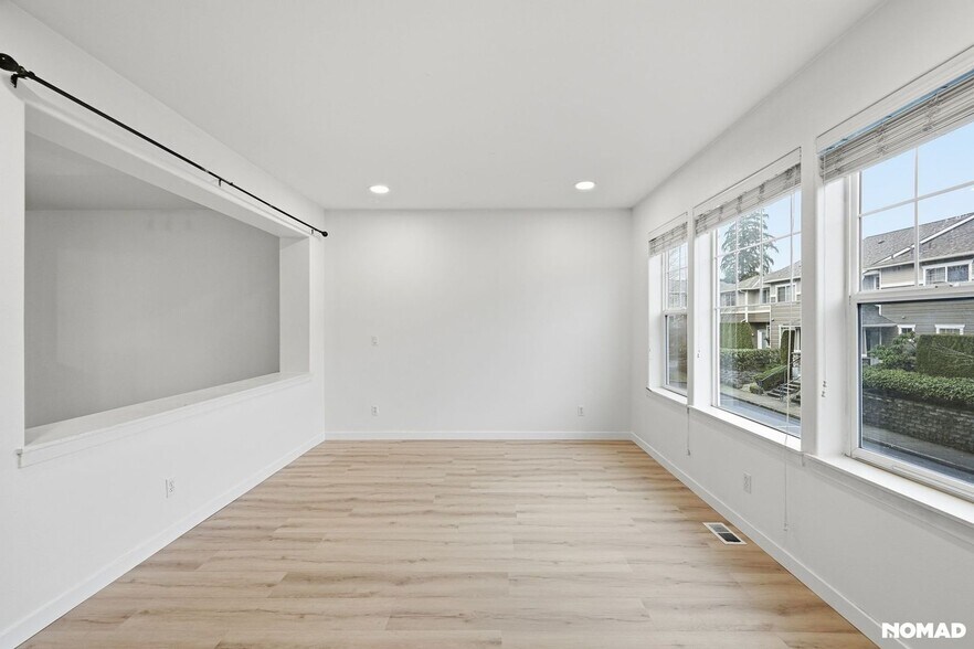 Building Photo - 15 164th St SW