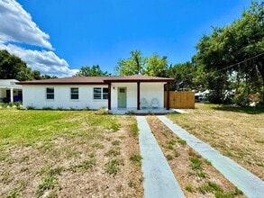 Building Photo - 3814 W Tyson Ave