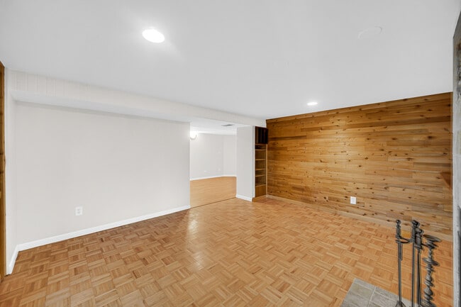 Building Photo - 2034 Oxford Ct