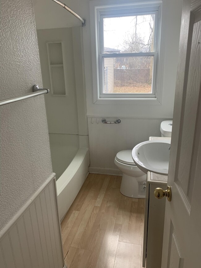 Building Photo - 131 Forest-Park Dr