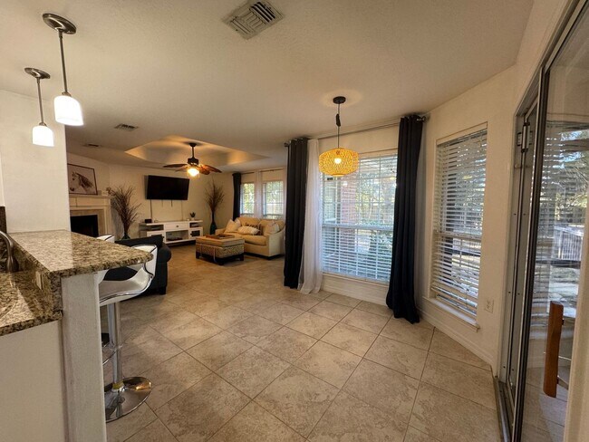 Building Photo - Gulf Breeze - Melissa Oaks - 4 Bedroom, 2 Bathroom w/ pool