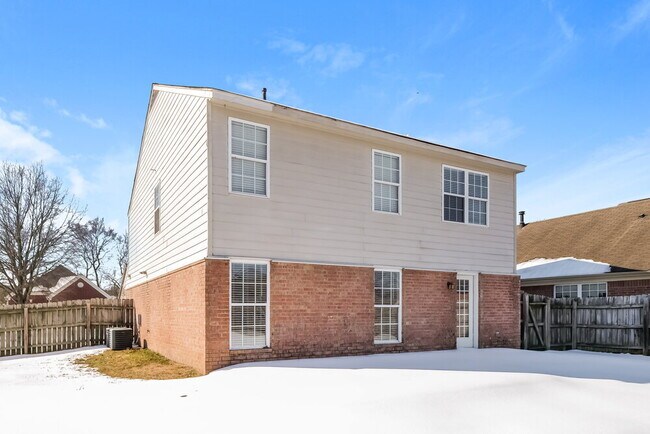 Building Photo - 7292 Green Ash Dr