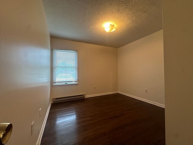 Building Photo - 205 Muse Dr