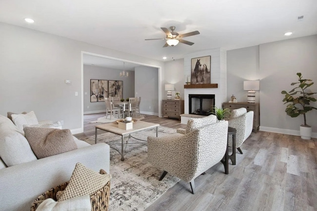 Building Photo - 7046 Shelton Ln