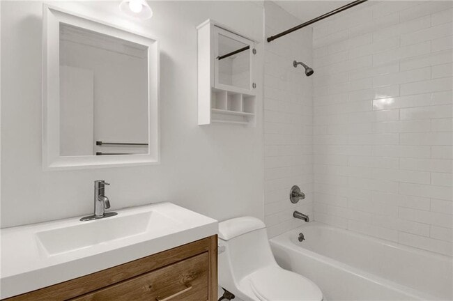 Building Photo - 2510 Huntingdon Chase