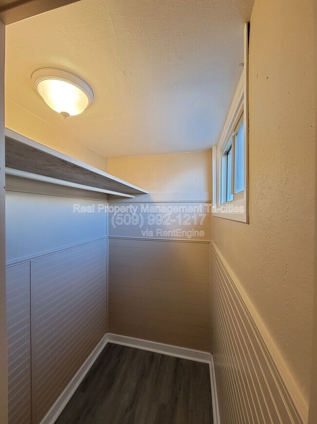 Building Photo - 508 9th St