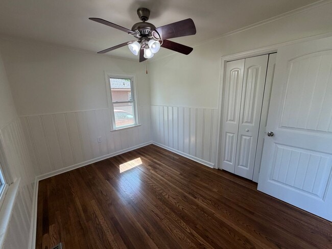 Building Photo - Bright, Updated 3 Bedroom Home with Modern Finishes