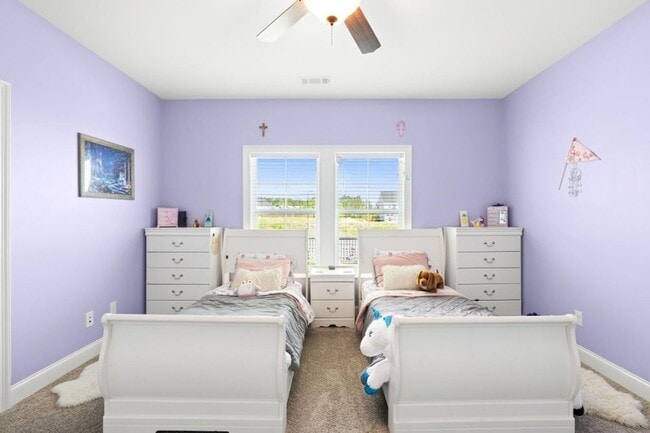 Building Photo - 3067 Rosewood Dr