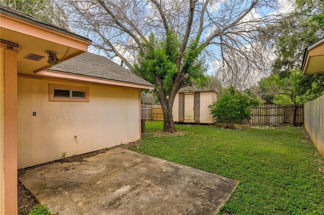 Building Photo - 16821 Whitebrush Loop