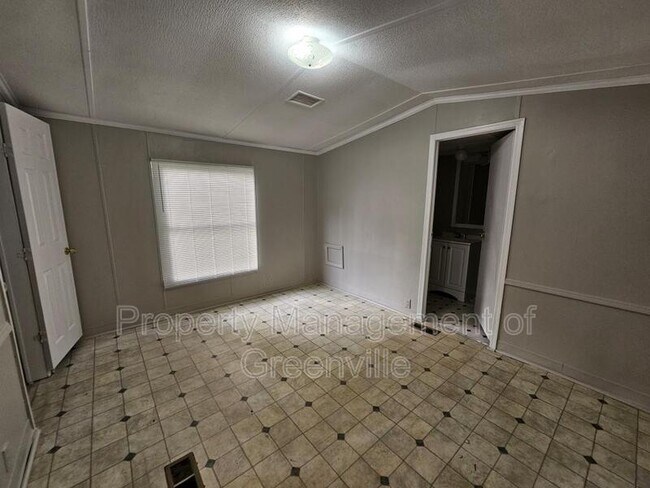 Building Photo - 146 Duncanwood Dr