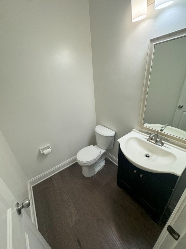 Building Photo - Beautiful Newly Renovated Home in a Quiet ...