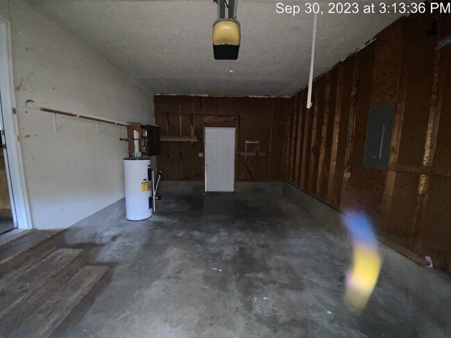 Building Photo - 912 Drew Ct