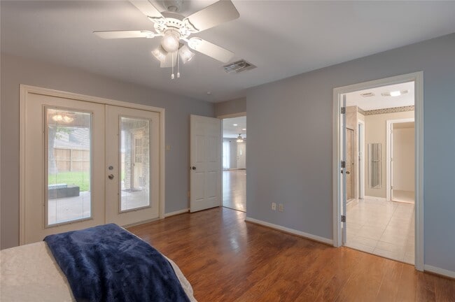 Building Photo - 2232 Azalea Cir